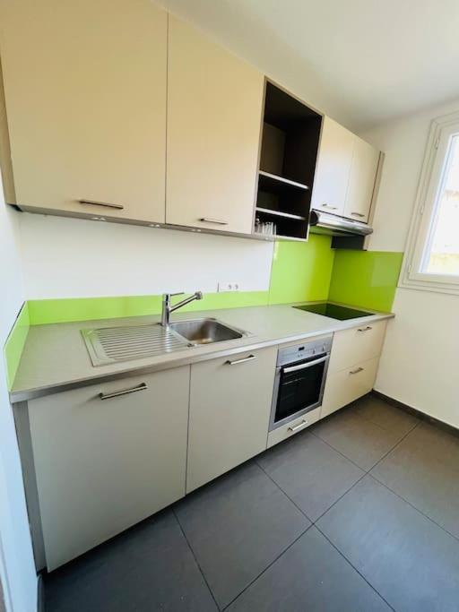 Logement A 10 Minutes A Pied De La Gare Centre Avignon Bagian luar foto