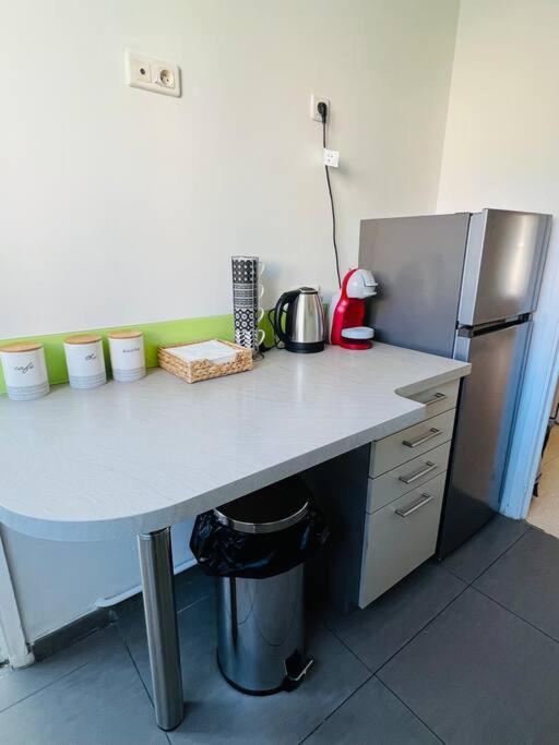 Logement A 10 Minutes A Pied De La Gare Centre Avignon Bagian luar foto